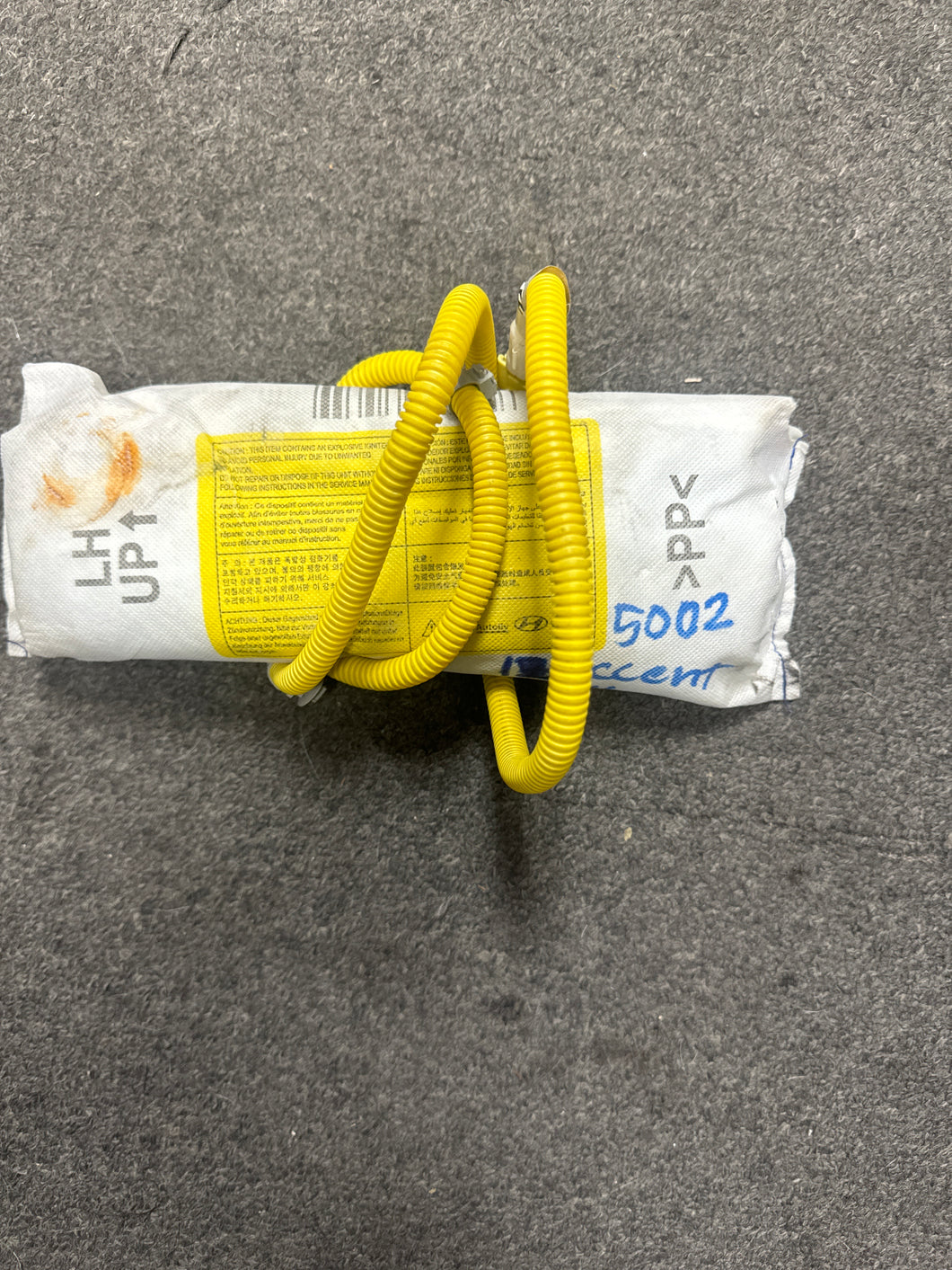 2011-2016 HYUNDAI ACCENT FRONT LEFT DRIVER SEAT AIRBAG (LH) (P) PN: 889101R500