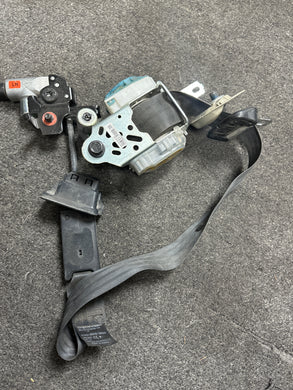 2012-2017 KIA RIO FRONT DRIVER SEATBELT W/ PRETENSIONER (LH) (P)