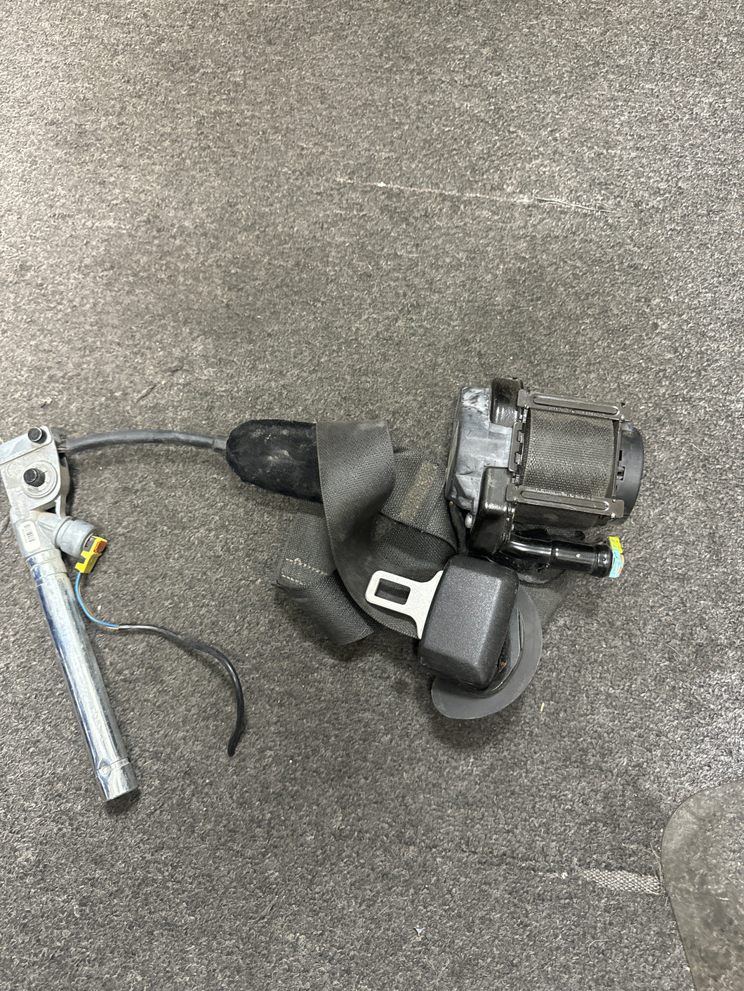 2012-2020 CHEVROLET SONIC FRONT DRIVER SEATBELT RETRACTOR W/ TENSIONER (LH) (P)