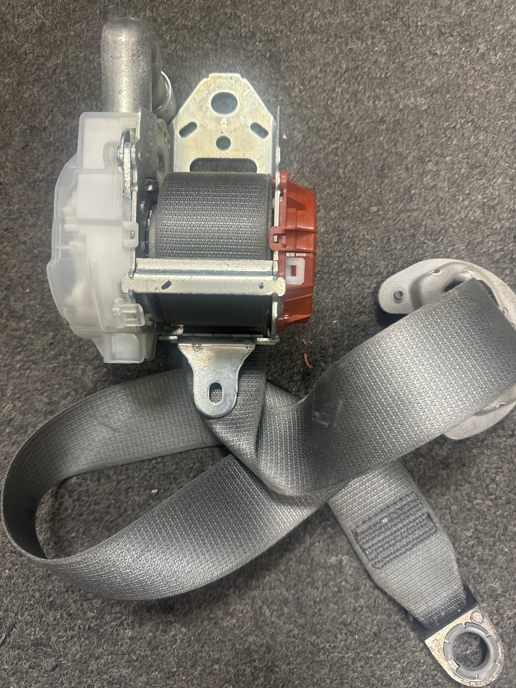 2012-2014 TOYOTA CAMRY FRONT LEFT DRIVER SEATBELT RETRACTOR (LH) (P) GRAY