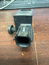 Load image into Gallery viewer, CHEVROLET CADILLAC BUICK GMC REAR IMPACT SENSOR (P) PN: 13574936