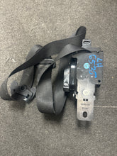 Load image into Gallery viewer, 2011-2020 CHRYSLER 300 FRONT LEFT DRIVER SEATBELT RETRACTOR (LH) (P)