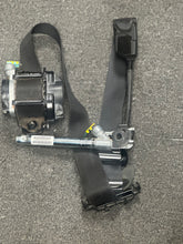 Load image into Gallery viewer, 2015-2017 CHRYSLER 200 FRONT DRIVER SEATBELT W/PRE-TENSIONER (LH) (P)