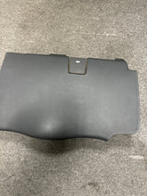 Load image into Gallery viewer, 2016 CHEVROLET SILVERADO 1500 INSTRUMENT PANEL KNEE BOLSTER (P)