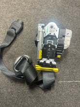 Load image into Gallery viewer, 2016-2019 FORD EXPLORER FRONT RIGHT PASSENGER SEATBELT (RH) (P)
