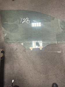 2007-2012 NISSAN VERSA HATCHBACK FRONT PASSENGER DOOR WINDOW GLASS (RH) (P)
