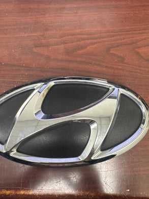 2020-2022 HYUNDAI IONIQ GRILLE EMBLEM (P)