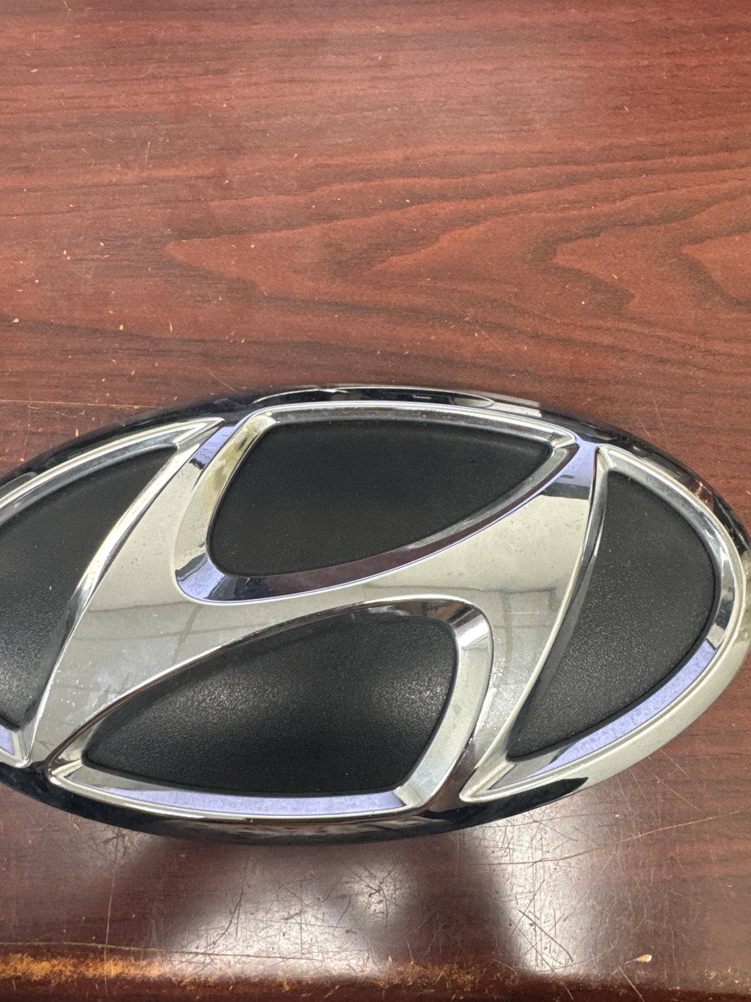 2020-2022 HYUNDAI IONIQ GRILLE EMBLEM (P)