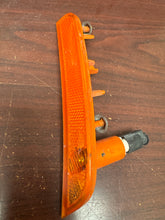 Load image into Gallery viewer, 2012-2017 FIAT 500 POP DRIVER SIDE MARKER LAMP (LH) (P)