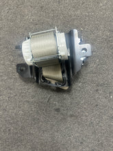 Load image into Gallery viewer, 2021-2023 GMC YUKON LAP &amp; SHOULDER SEATBELT RETRACTOR  (P) PN: 84813766