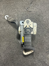 Load image into Gallery viewer, 2011-2014 FORD EDGE FRONT PASSENGER SEATBELT RETRACTOR (RH) (P)