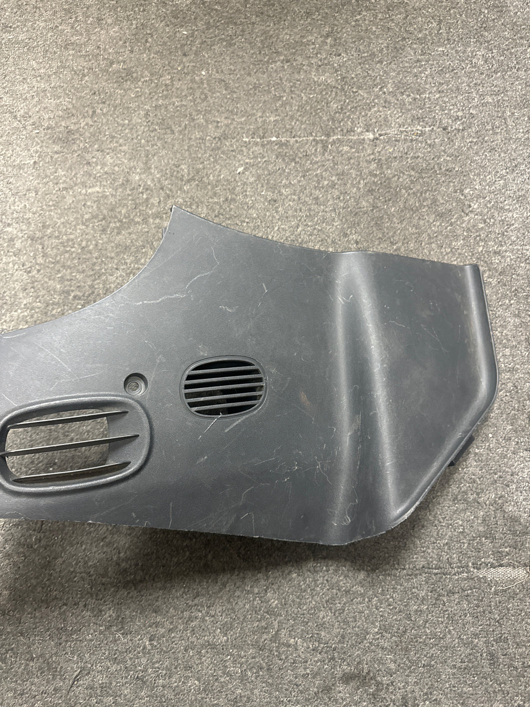 2012-2019 FIAT 500 RIGHT PASSENGER FRONT FLOOR CONSOLE AIR VENT COVER PANEL TRIM (RH) (P)