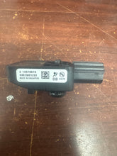Load image into Gallery viewer, CHEVROLET CADILLAC BUICK FRONT IMPACT SENSOR (P) PN: 1357-8678