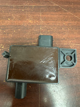 Load image into Gallery viewer, HYUNDAI SANTA FE SPORT PASSENGER SEAT OCCUPANT SENSOR PN:88952-4Z500 (RH) (P)