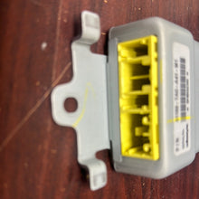 Load image into Gallery viewer, HONDA ACCORD FRONT PASSENGER SEAT OCCUPANT SENSOR (RH) PN: 81169-TA0-A41-M1 (P)
