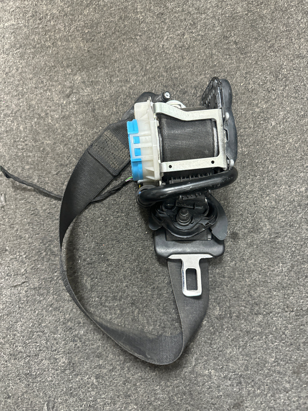 2014-2019 MERCEDES W117 CLA250 GLA45 FRONT LEFT DRIVER SIDE SEATBELT RETRACTOR (LH)(P)