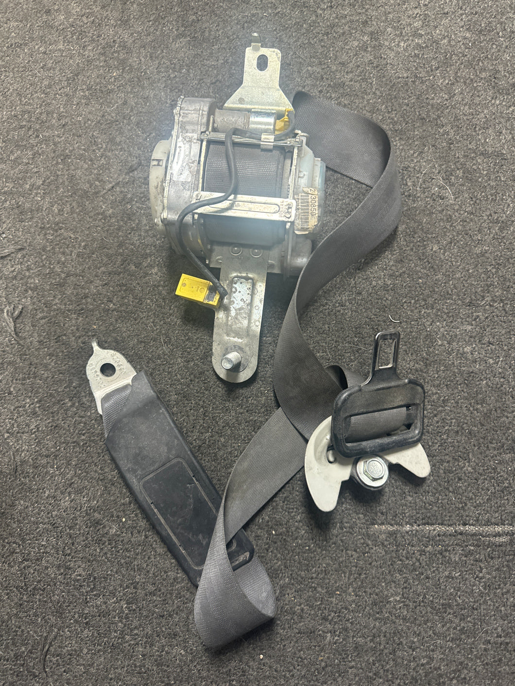 2006-2011 HONDA CIVIC SEDAN FRONT RIGHT SEATBELT (RH) (P)