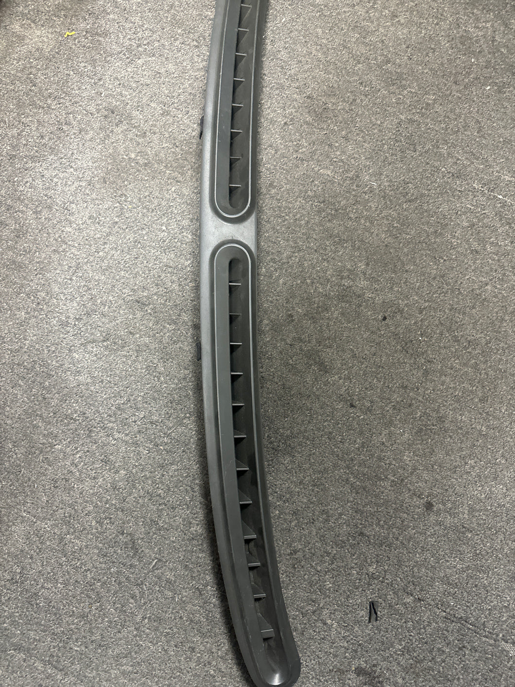 2012-2015 FIAT 500 WINDSHIELD AIR VENT TRIM (P)