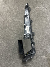 Load image into Gallery viewer, 2018-2019 HYUNDAI SONATA RIGHT PASSENGER AIR VENT (RH) (P)