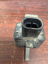 Load image into Gallery viewer, SILVERADO SIERRA FRONT IMPACT SENSOR (P) PN: 15297468