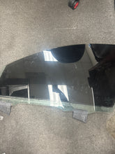 Load image into Gallery viewer, 2009-2014 HYUNDAI GENESIS FRONT DRIVER SIDE DOOR WINDOW GLASS (LH) (P)