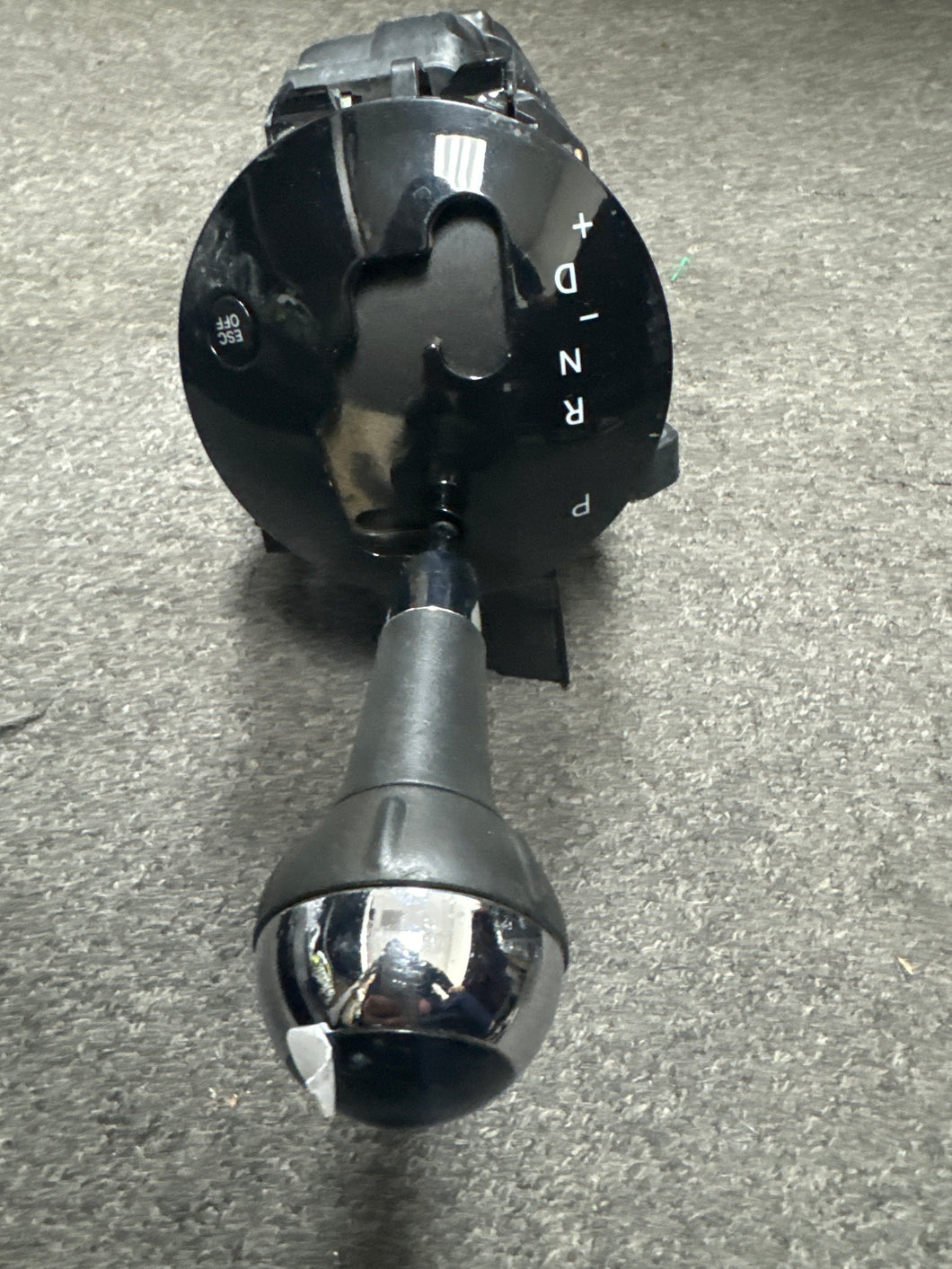 2012-2015 FIAT 500 POP AUTO TRANSMISSION FLOOR SHIFTER GEAR SELECTOR (P)
