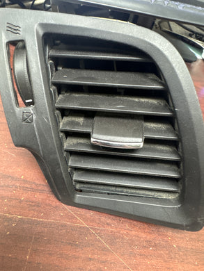 13-18 ACURA RDX BASE DRIVER LEFT AC AIR CONDITIONING VENT (LH) (P)