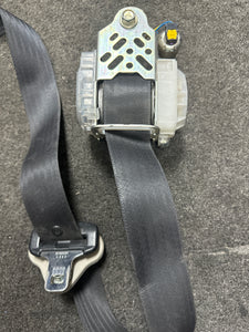 2014-2018 SUBARU FORESTER FRONT DRIVER SEATBELT RETRACTOR (LH) (P)