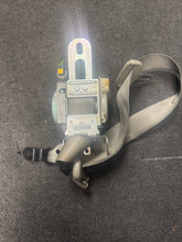 Load image into Gallery viewer, 2005-2010 CHRYSLER 300 FRONT LEFT DRIVER SEATBELT (LH) (P)