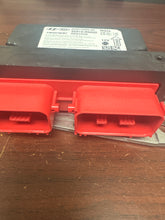 Load image into Gallery viewer, KIA SORENTO AIRBAG CONTROL MODULE PN: 95910-R5000 (P)