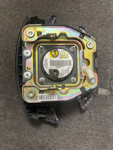 Load image into Gallery viewer, 2006-2008 HYUNDAI SONATA DRIVER STEERING WHEEL AIRBAG (P)