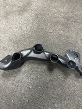 Load image into Gallery viewer, 2021-2022 CADILLAC XT5 DRIVER SIDE FLOOR FRONT AIR OUTLET DUCT (P)
