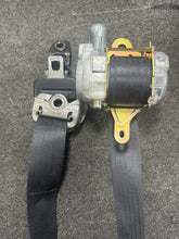 Load image into Gallery viewer, 2001-2006 LEXUS LS430 FRONT RIGHT PASSENGER SEATBELT (RH) (P)