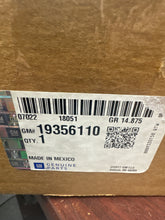 Load image into Gallery viewer, 2018-2019 CHEVROLET SILVERADO 1500 2500 FRONT DRIVER SEATBELT (LH)P COCOA PN: 19356110