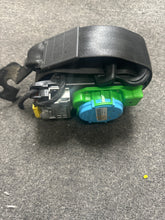 Load image into Gallery viewer, 2009-2017 AUDI Q5 (8R) FRONT DRIVER SEATBELT (LH) (P)