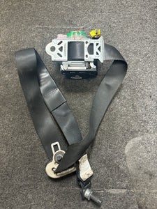 2015-2018 NISSAN VERSA FRONT DRIVER SEATBELT (LH) (P)