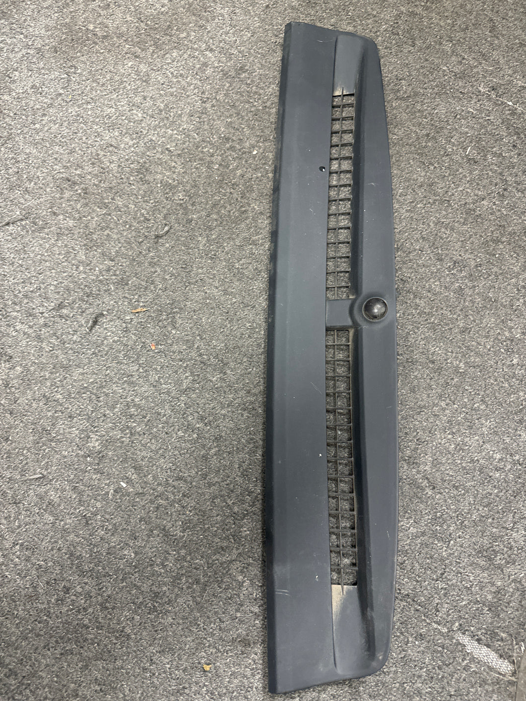2018-2021 TOYOTA CAMRY DASHBOARD DEFROSTER VENT GRILLE PANEL (P)