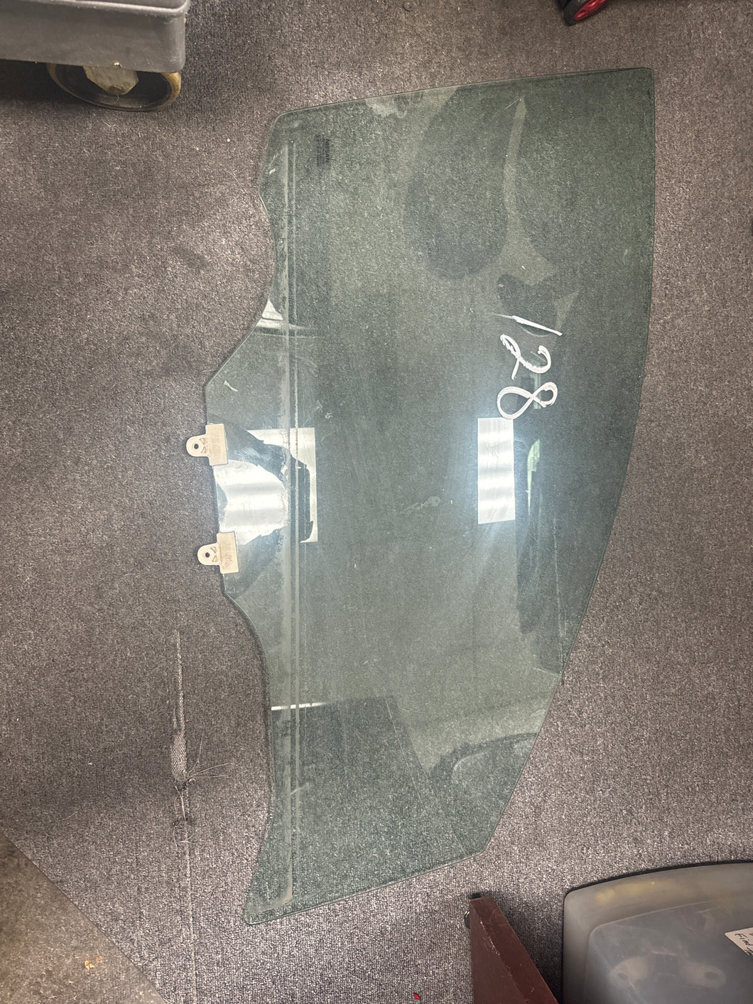 2007-2012 NISSAN VERSA HATCHBACK FRONT PASSENGER DOOR WINDOW GLASS (RH) (P)
