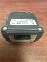 Load image into Gallery viewer, NISSAN VERA FRONT WINDSHIELD LANE ASSIST CAMERA (P) PN: 284G3 5EE0A