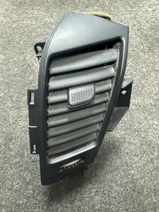 2015-2019 TAHOE YUKON RIGHT SIDE CENTER AC HEATER VENT (P)