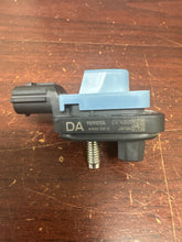 Load image into Gallery viewer, TOYOTA LEXUS IMPACT SENSOR CRASH SENSOR PN: 8983A-33010 (P)