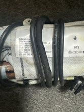 Load image into Gallery viewer, 2011-2018 VOLKSWAGEN JETTA RIGHT PASSENGER SEAT AIRBAG (RH) (P)