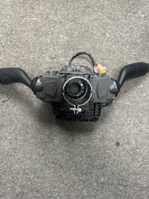 Load image into Gallery viewer, 2020-2022 HYUNDAI SONATA COMBO HEAD LAMP W/ WIPER COLUMN SWITCH (P)