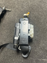 Load image into Gallery viewer, 2011-2016 FORD F250 F350 F450 FRONT DRIVER SEATBELT (LH) (P)