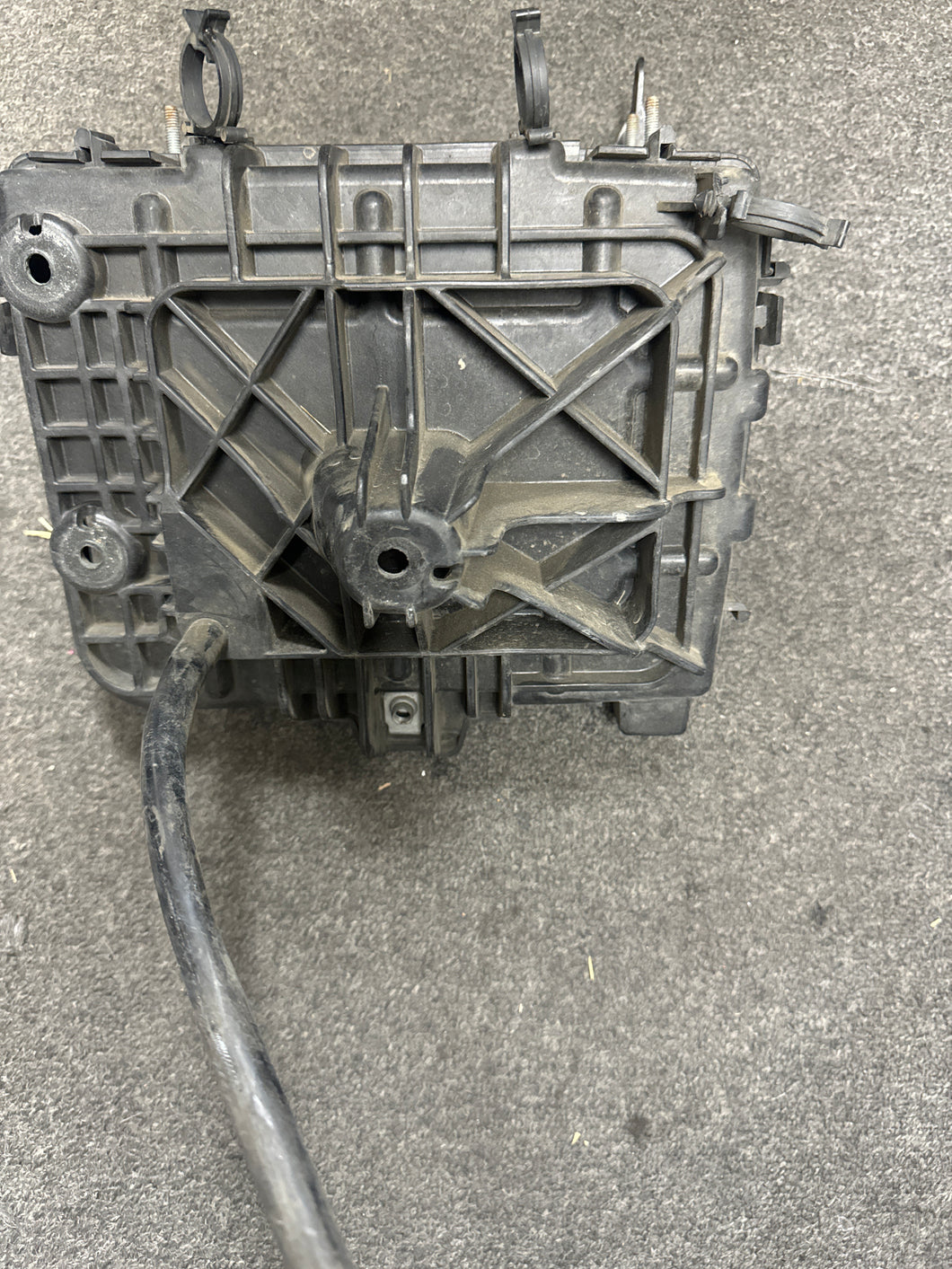 2012-2020 FIAT 500 BATTERY TRAY HOLDER (P) PN: 68081607AC