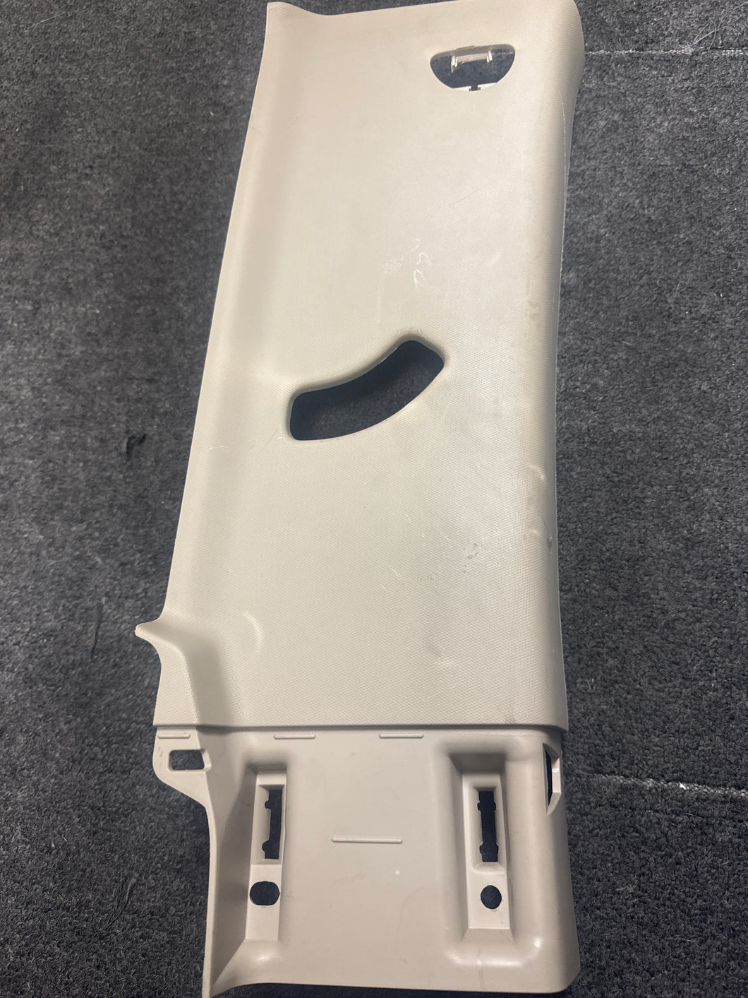 2019-2022 RAM 2500 3500 LEFT SIDE C PILLAR TRIM PANEL (LH) (P) PN: 1DX61HL1AB