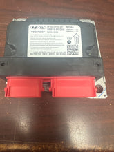 Load image into Gallery viewer, KIA SORENTO AIRBAG CONTROL MODULE PN: 95910-R5000 (P)