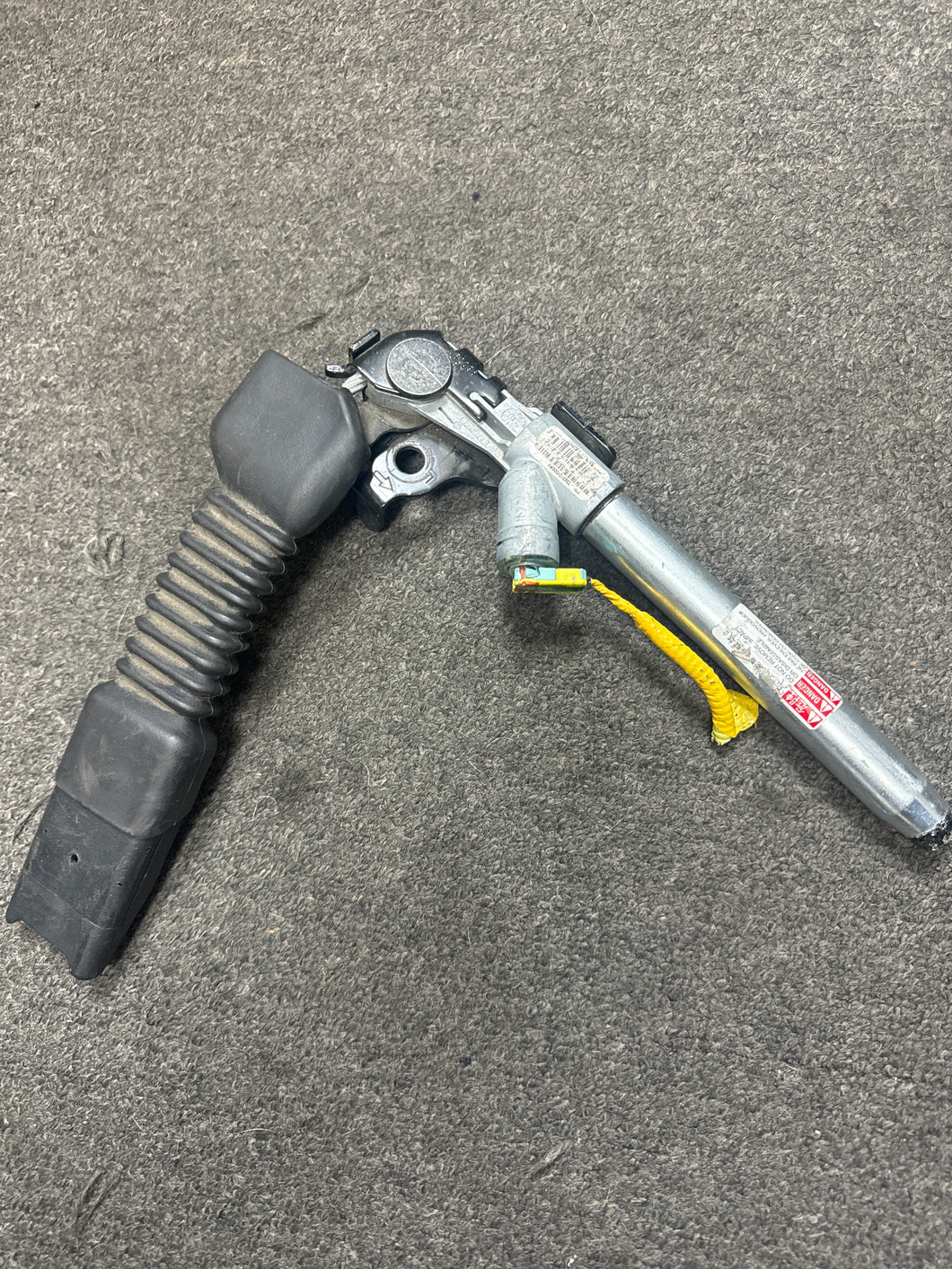 2011-2016 HYUNDAI ELANTRA FRONT LEFT PRETENSIONER (LH) (P)