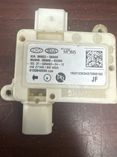 Load image into Gallery viewer, KIA OPTIMA FRONT PASSENGER SEAT OCCUPANT SENSOR PN: 88952-D5500 (P)