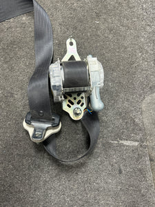 2014-2018 SUBARU FORESTER FRONT DRIVER SEATBELT RETRACTOR (LH) (P)